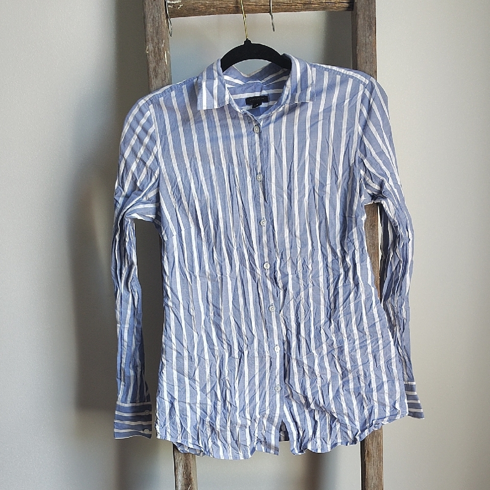 Ann Taylor Blue and White Casual Button Down Shirt